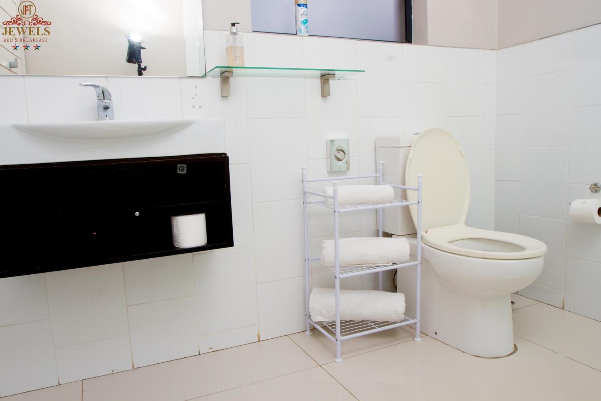 Jft Jewels Guest House East London Extérieur photo