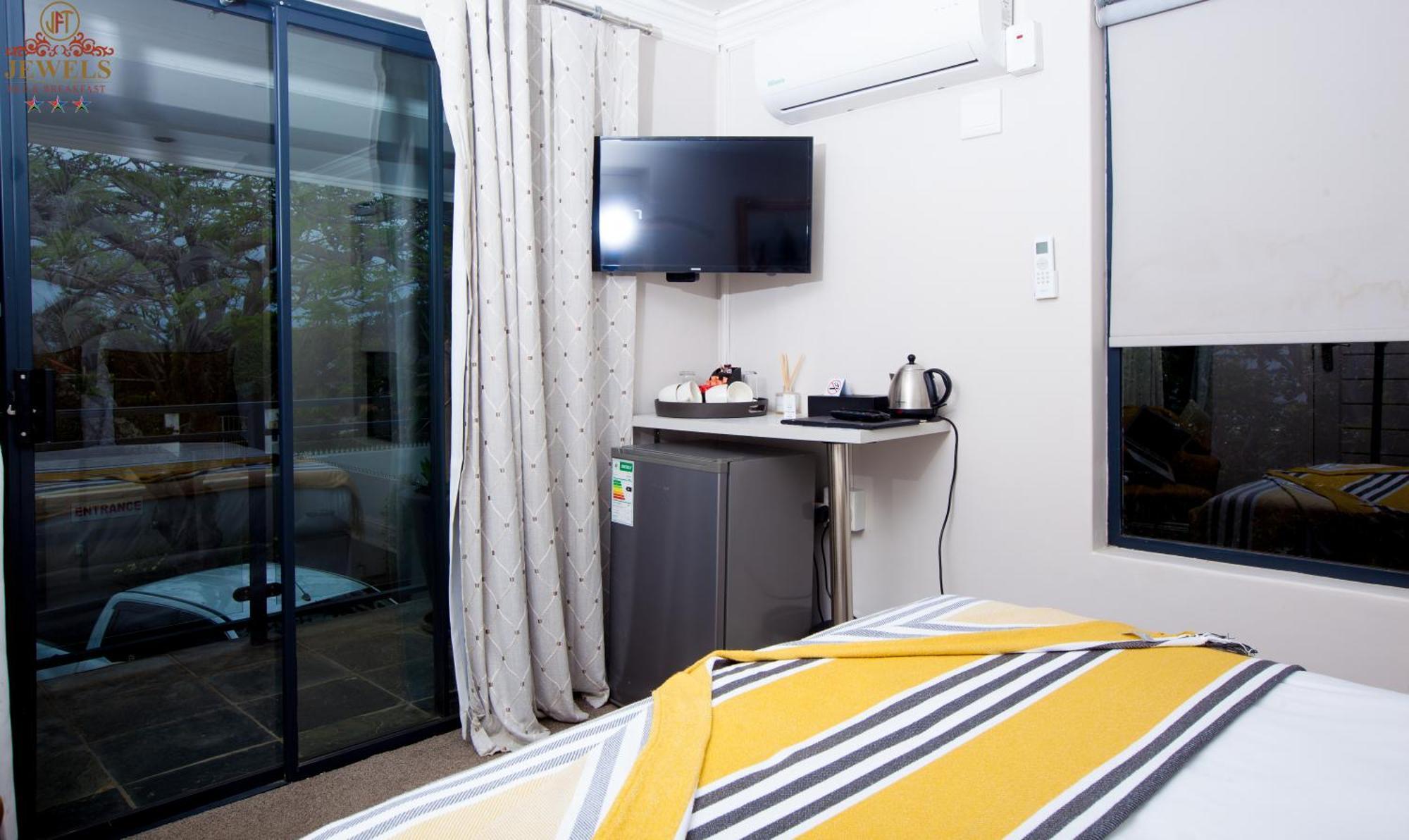 Jft Jewels Guest House East London Extérieur photo
