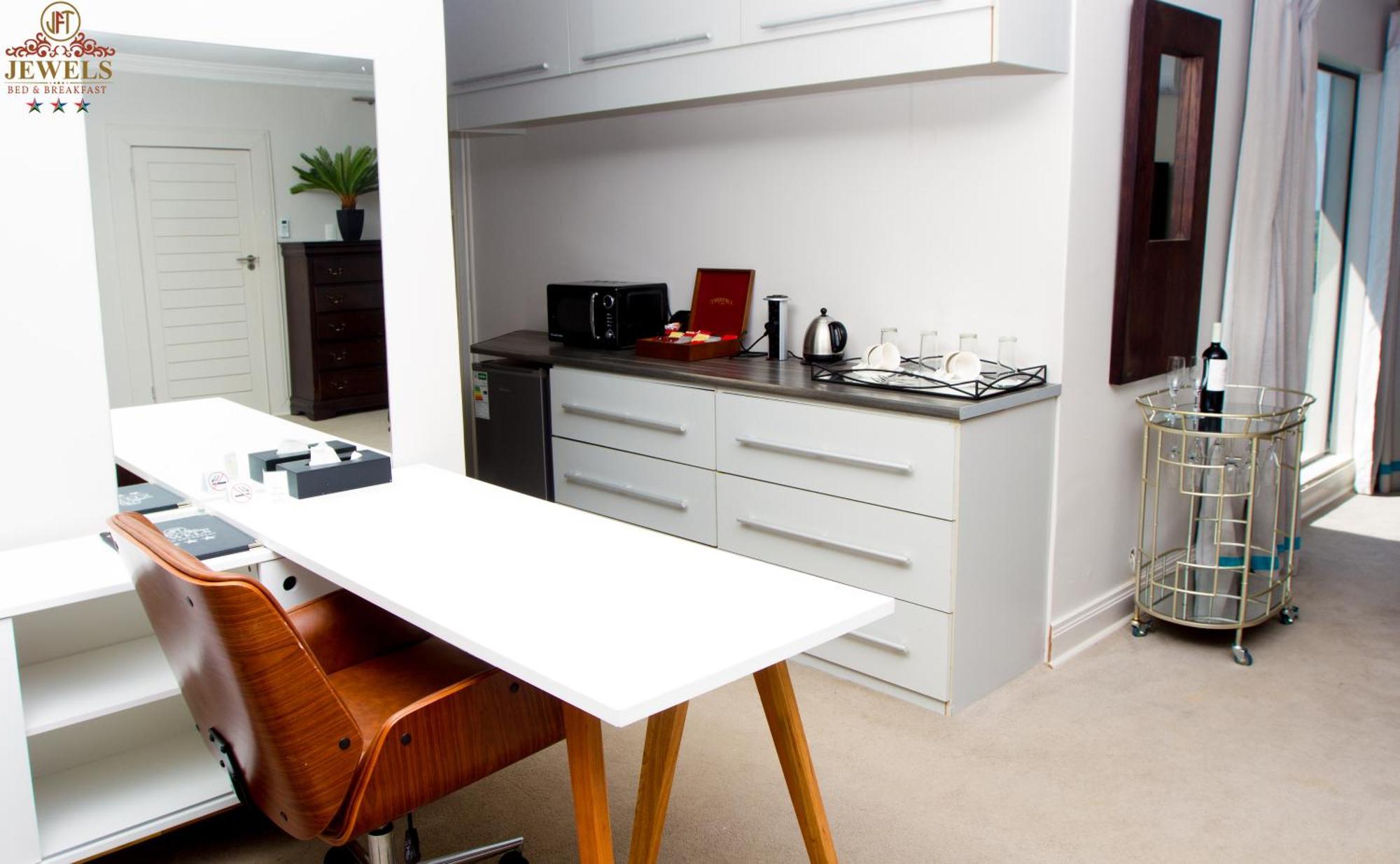 Jft Jewels Guest House East London Extérieur photo