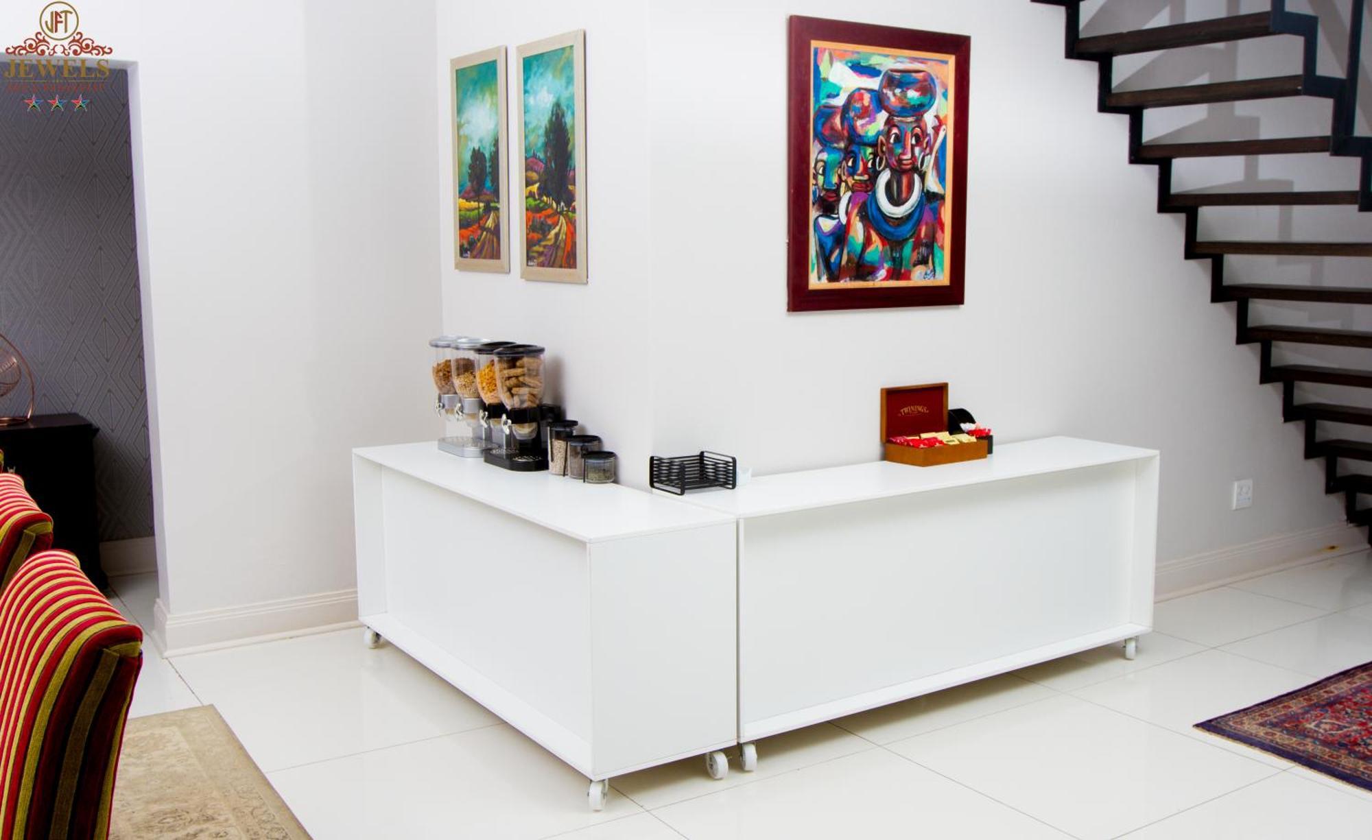 Jft Jewels Guest House East London Extérieur photo