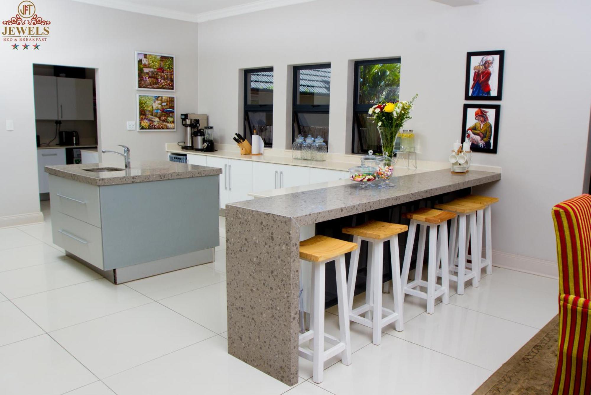 Jft Jewels Guest House East London Extérieur photo